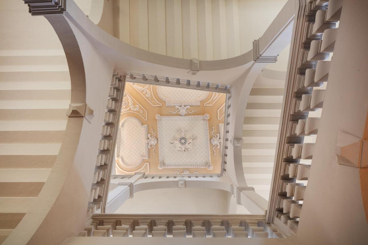Margaret - Hotel Chouleur Nimes Ngoại thất bức ảnh